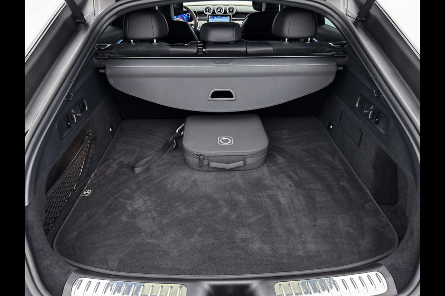 Mercedes-Benz GLC 300 e 4MATIC AMG Line | 5 spaaks lichtmetalen velgen | Navigatie | Parking support met camera | Alarm klasse 3 | Trekhaak elekt wegklapbaar | Distronic | Inclusief 24 maanden MB Certified garantie voor Europa.