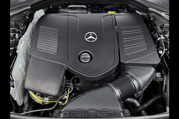 Mercedes-Benz GLC 300 e 4MATIC AMG Line | 5 spaaks lichtmetalen velgen | Navigatie | Parking support met camera | Alarm klasse 3 | Trekhaak elekt wegklapbaar | Distronic | Inclusief 24 maanden MB Certified garantie voor Europa.