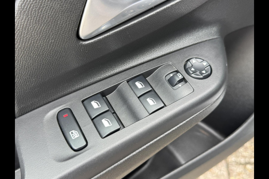 Opel Corsa 1.2 Edition Navigatie Cruise Carplay Lm velgen Airco Goed onderhouden!
