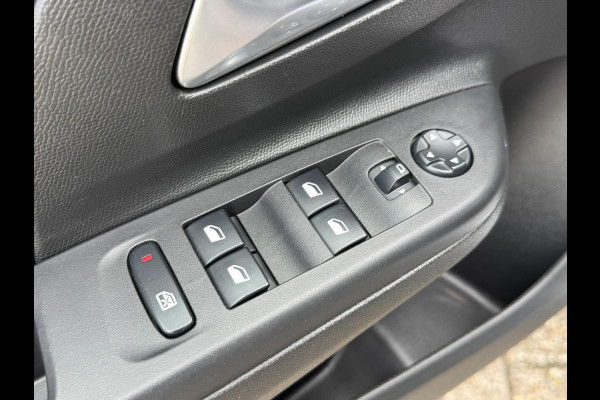 Opel Corsa 1.2 Edition Navigatie Cruise Carplay Lm velgen Airco Goed onderhouden!
