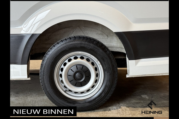 Volkswagen Crafter 35 2.0 TDI L3H3 Comfortline 140 PK Automaat. Navi. Apple-carplay. Camera. Werkplaatsinrichting.