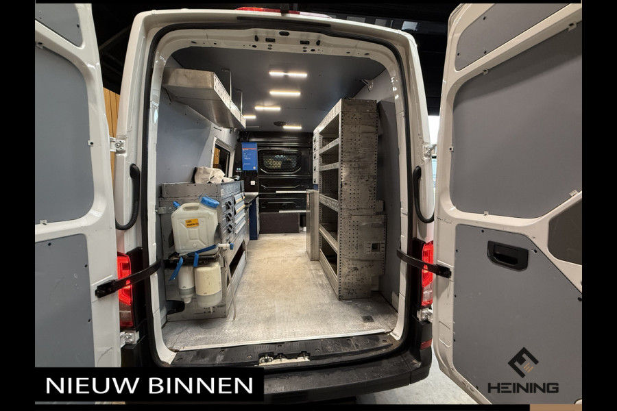 Volkswagen Crafter 35 2.0 TDI L3H3 Comfortline 140 PK Automaat. Navi. Apple-carplay. Camera. Werkplaatsinrichting.