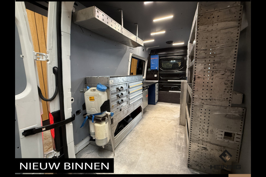 Volkswagen Crafter 35 2.0 TDI L3H3 Comfortline 140 PK Automaat. Navi. Apple-carplay. Camera. Werkplaatsinrichting.