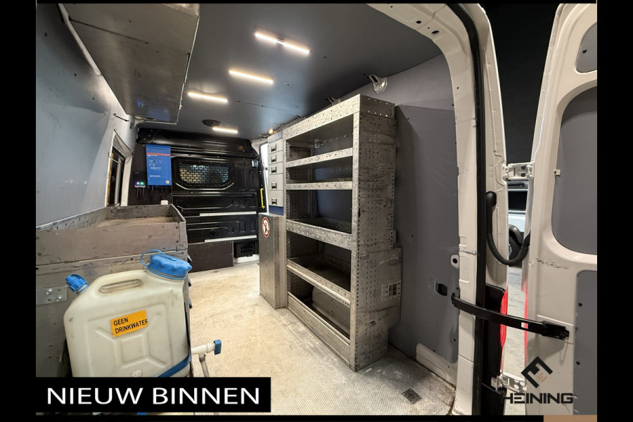 Volkswagen Crafter 35 2.0 TDI L3H3 Comfortline 140 PK Automaat. Navi. Apple-carplay. Camera. Werkplaatsinrichting.