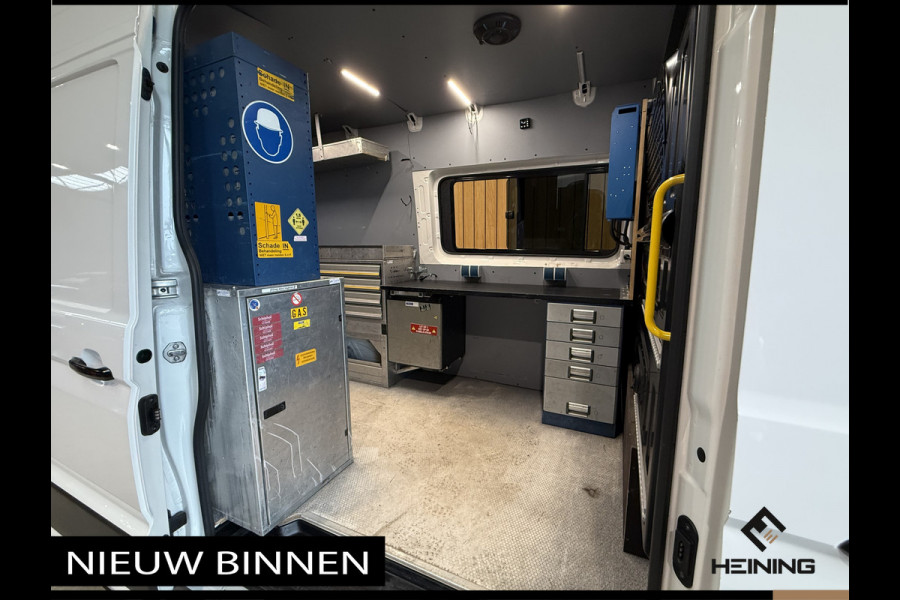 Volkswagen Crafter 35 2.0 TDI L3H3 Comfortline 140 PK Automaat. Navi. Apple-carplay. Camera. Werkplaatsinrichting.