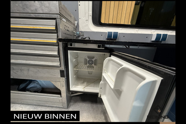 Volkswagen Crafter 35 2.0 TDI L3H3 Comfortline 140 PK Automaat. Navi. Apple-carplay. Camera. Werkplaatsinrichting.