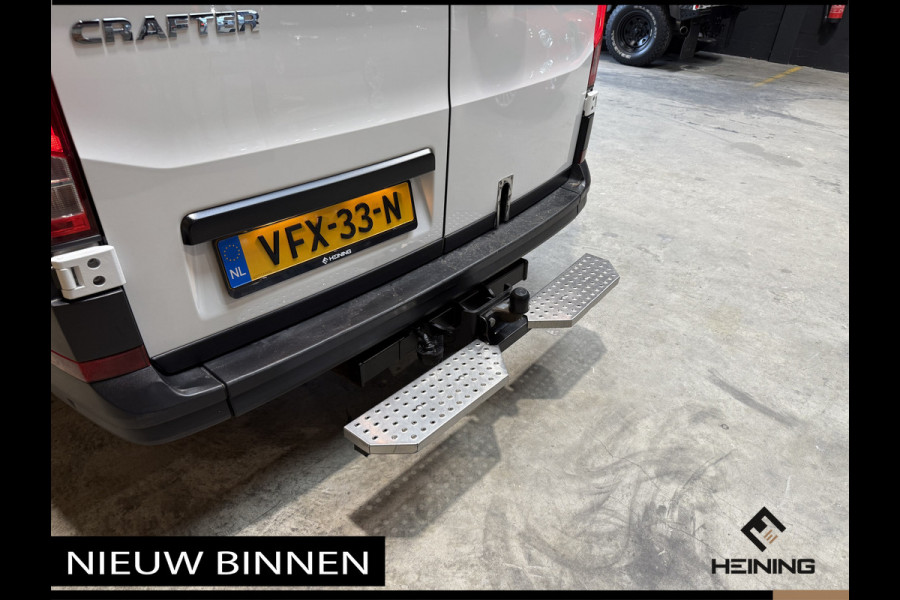 Volkswagen Crafter 35 2.0 TDI L3H3 Comfortline 140 PK Automaat. Navi. Apple-carplay. Camera. Werkplaatsinrichting.