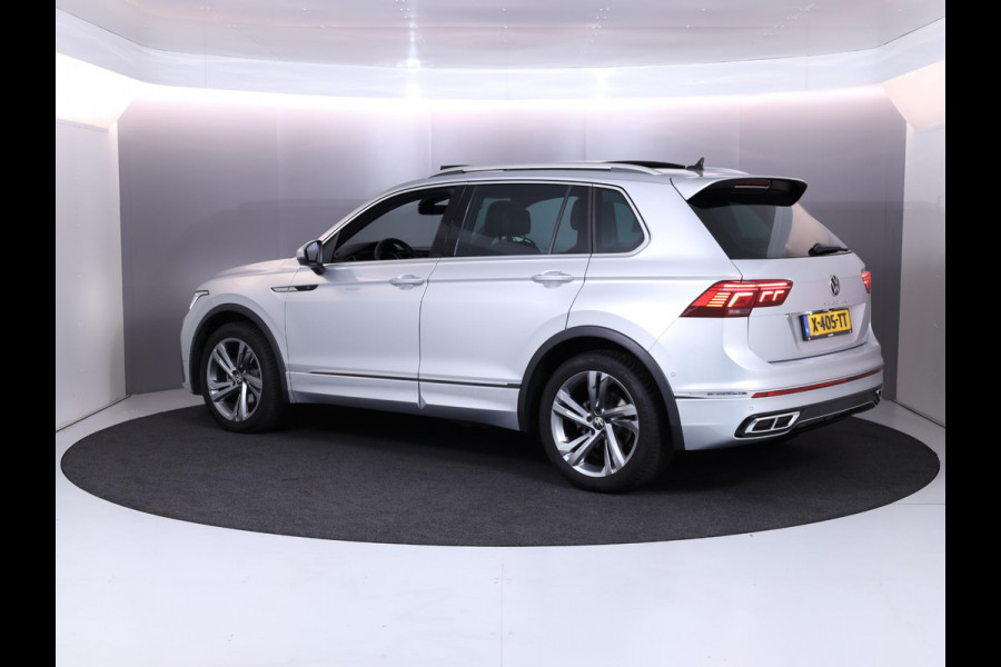 Volkswagen Tiguan 1.5 TSI R-Line Business 150 pk Automaat (DSG) | Verlengde garantie | Navigatie | Panoramadak | Elektr. trekhaak | Parkeersensoren (Park assist) | Achteruitrijcamera | R-Line |