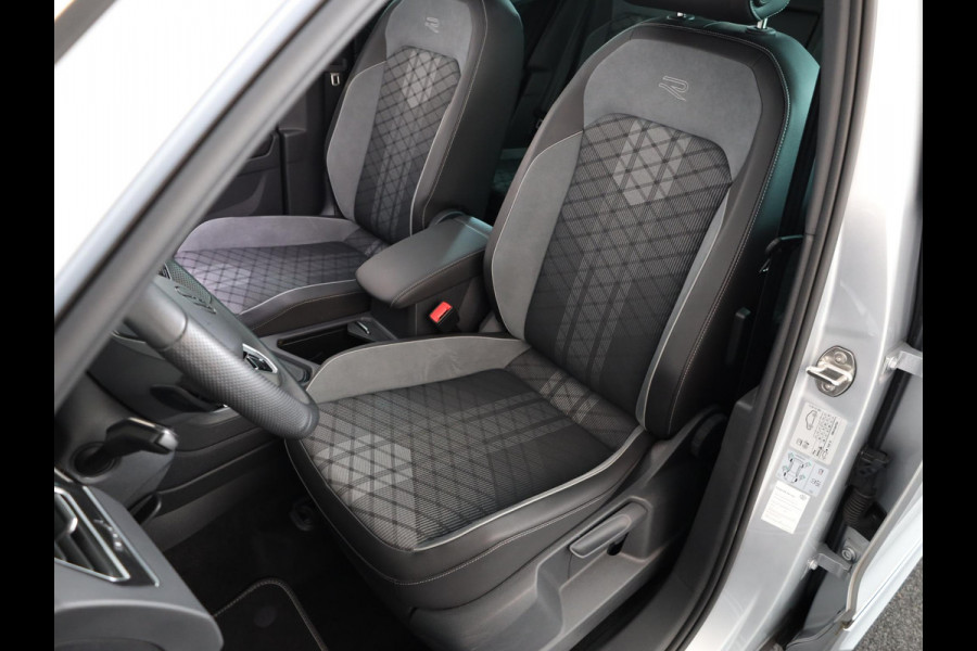 Volkswagen Tiguan 1.5 TSI R-Line Business 150 pk Automaat (DSG) | Verlengde garantie | Navigatie | Panoramadak | Elektr. trekhaak | Parkeersensoren (Park assist) | Achteruitrijcamera | R-Line |