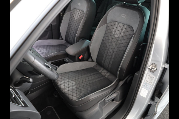 Volkswagen Tiguan 1.5 TSI R-Line Business 150 pk Automaat (DSG) | Verlengde garantie | Navigatie | Panoramadak | Elektr. trekhaak | Parkeersensoren (Park assist) | Achteruitrijcamera | R-Line |