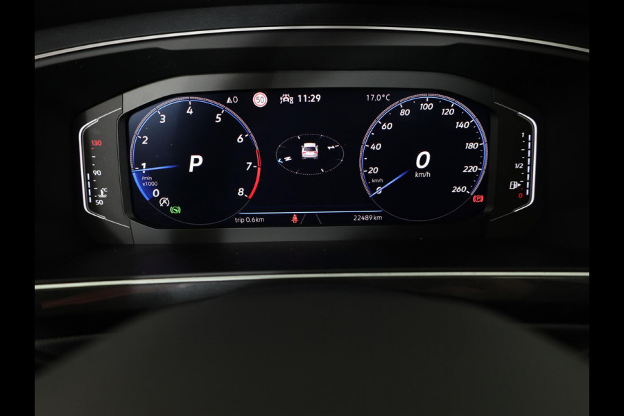 Volkswagen Tiguan 1.5 TSI R-Line Business 150 pk Automaat (DSG) | Verlengde garantie | Navigatie | Panoramadak | Elektr. trekhaak | Parkeersensoren (Park assist) | Achteruitrijcamera | R-Line |