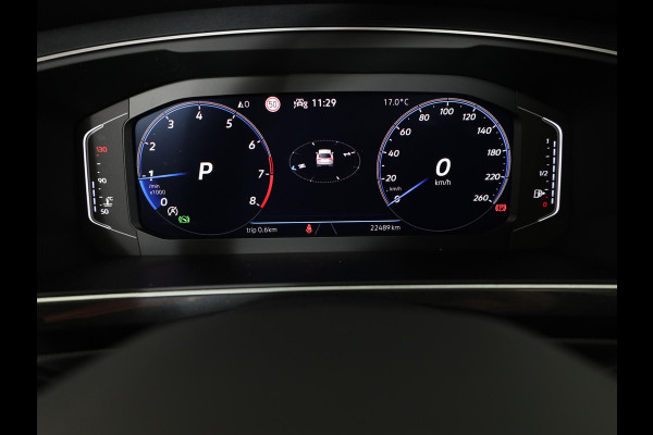 Volkswagen Tiguan 1.5 TSI R-Line Business 150 pk Automaat (DSG) | Verlengde garantie | Navigatie | Panoramadak | Elektr. trekhaak | Parkeersensoren (Park assist) | Achteruitrijcamera | R-Line |