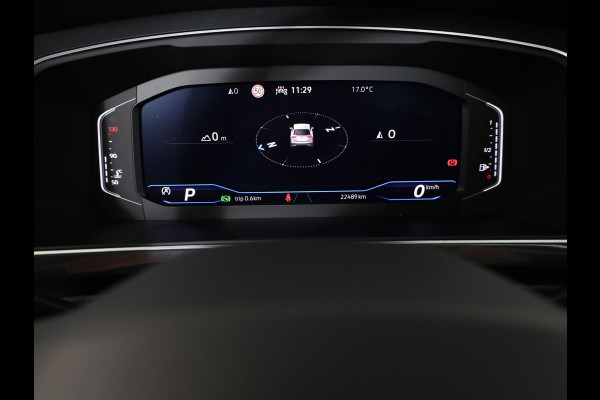 Volkswagen Tiguan 1.5 TSI R-Line Business 150 pk Automaat (DSG) | Verlengde garantie | Navigatie | Panoramadak | Elektr. trekhaak | Parkeersensoren (Park assist) | Achteruitrijcamera | R-Line |