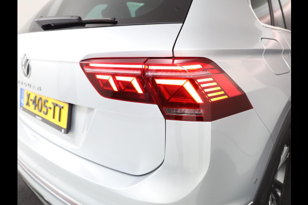Volkswagen Tiguan 1.5 TSI R-Line Business 150 pk Automaat (DSG) | Verlengde garantie | Navigatie | Panoramadak | Elektr. trekhaak | Parkeersensoren (Park assist) | Achteruitrijcamera | R-Line |