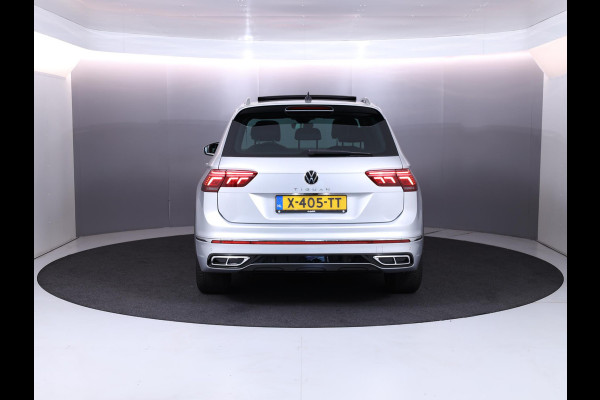 Volkswagen Tiguan 1.5 TSI R-Line Business 150 pk Automaat (DSG) | Verlengde garantie | Navigatie | Panoramadak | Elektr. trekhaak | Parkeersensoren (Park assist) | Achteruitrijcamera | R-Line |