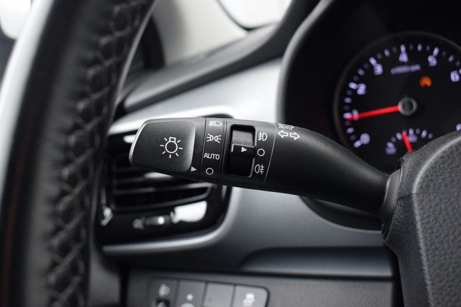 Kia Stonic 1.0 T-GDi DynamicPlusLine | Trekhaak | Apple CarPlay | Camera | Climate