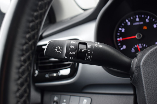 Kia Stonic 1.0 T-GDi DynamicPlusLine | Trekhaak | Apple CarPlay | Camera | Climate