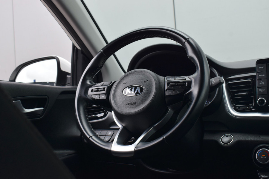Kia Stonic 1.0 T-GDi DynamicPlusLine | Trekhaak | Apple CarPlay | Camera | Climate