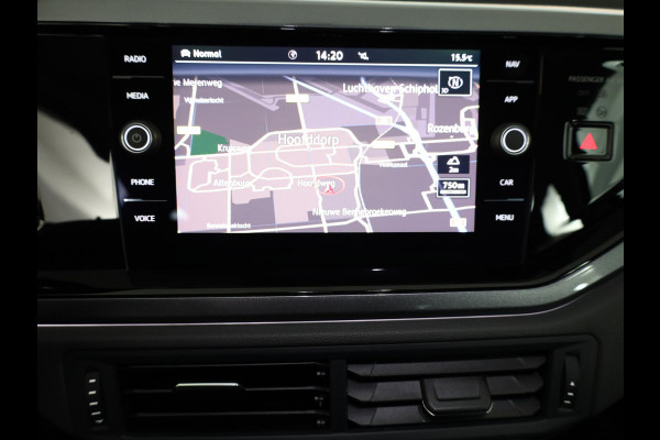 Volkswagen Polo 1.0 TSI Highline 95pk DSG| Navi| 16'LM-velgen/ 35% getint glas| Clima| getint glas