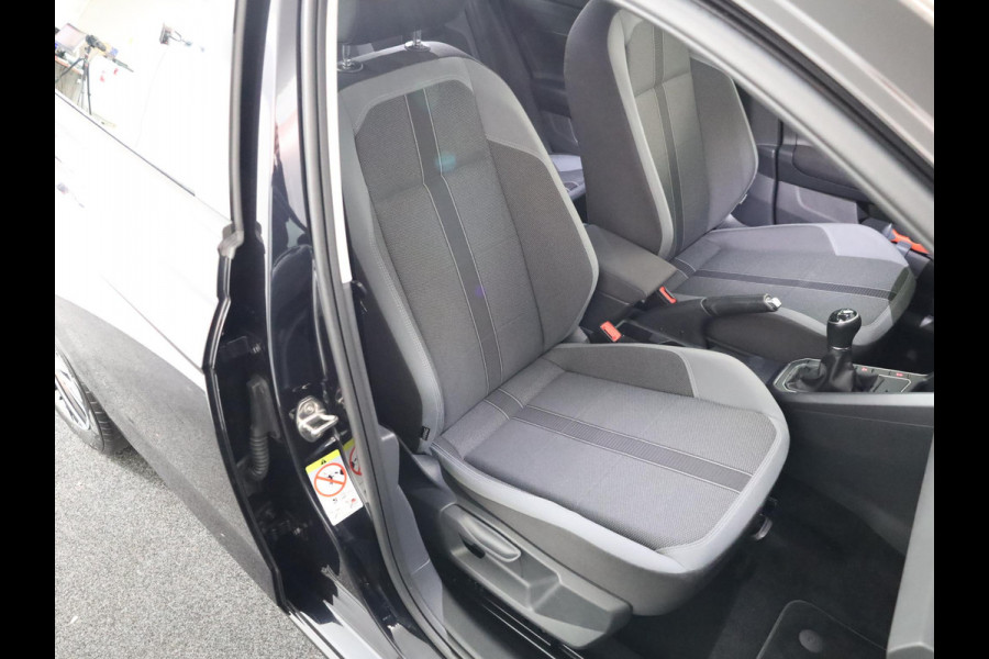 Volkswagen Polo 1.0 TSI Highline 95pk DSG| Navi| 16'LM-velgen/ 35% getint glas| Clima| getint glas