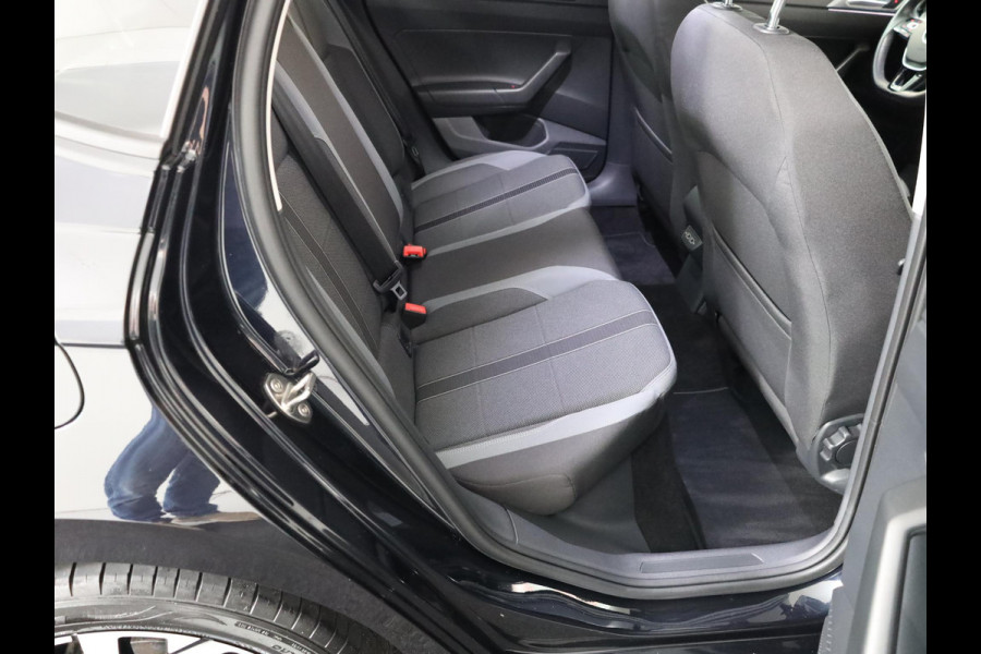 Volkswagen Polo 1.0 TSI Highline 95pk DSG| Navi| 16'LM-velgen/ 35% getint glas| Clima| getint glas