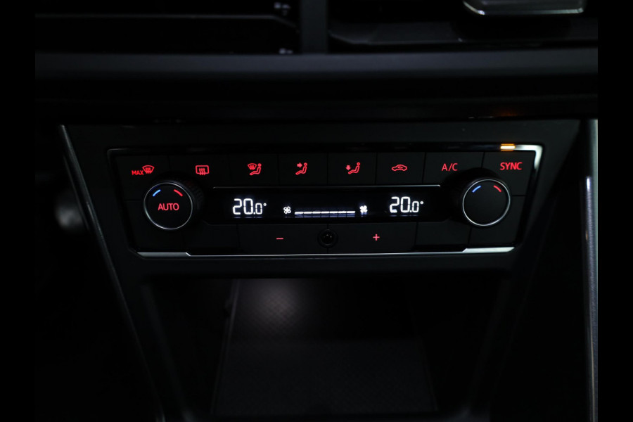 Volkswagen Polo 1.0 TSI Highline 95pk DSG| Navi| 16'LM-velgen/ 35% getint glas| Clima| getint glas