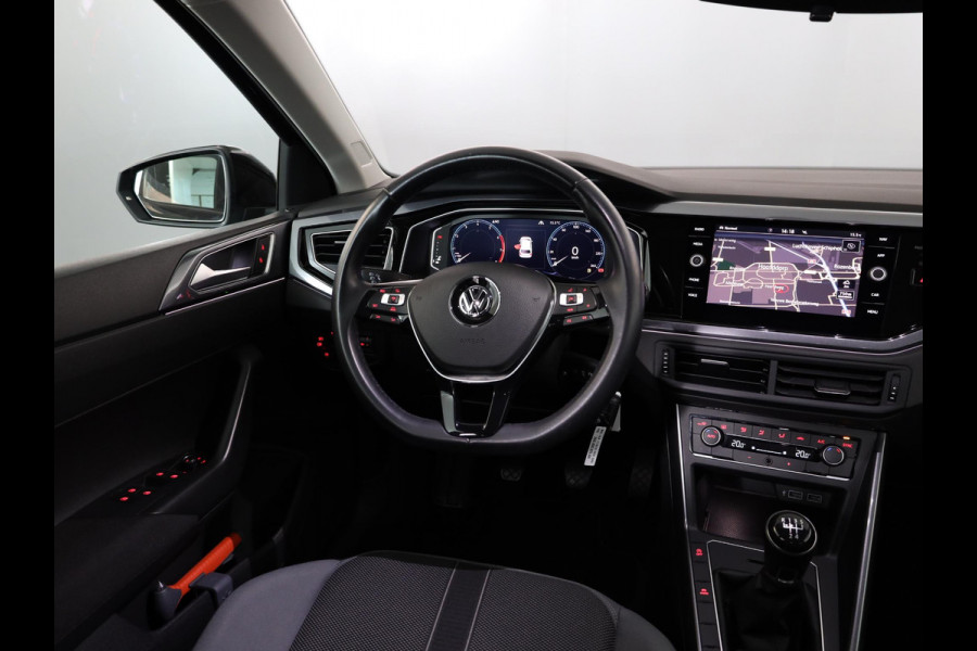 Volkswagen Polo 1.0 TSI Highline 95pk DSG| Navi| 16'LM-velgen/ 35% getint glas| Clima| getint glas
