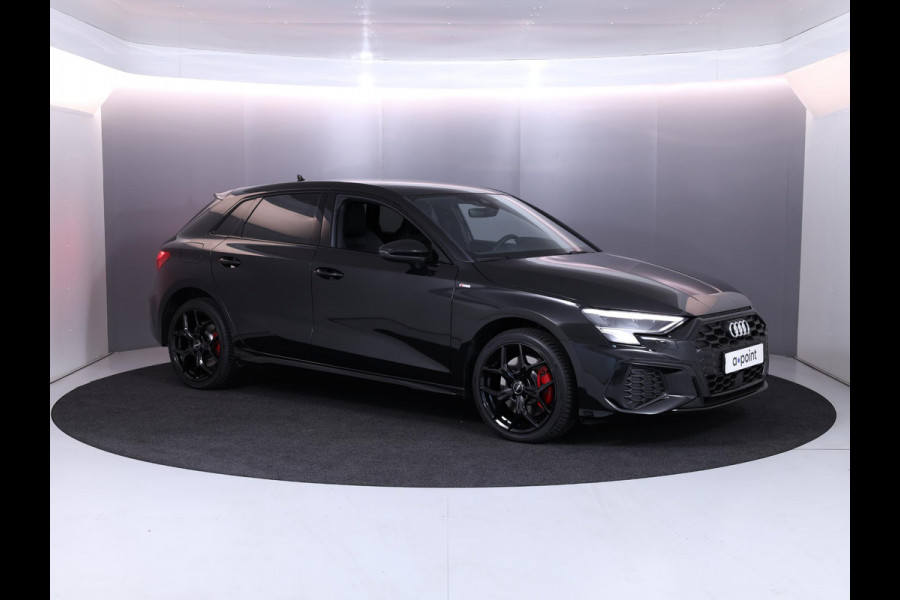 Audi A3 Sportback 45 TFSI e S edition 245 pk S-tronic Plug in Hybrid |  |18'LM-VELGEN  Navigatie via App | Parkeersensoren achter | Achteruitrijcamera | Cruise control | Full-LED koplampen |Private lease vanaf € 697,- pm