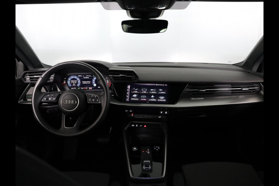 Audi A3 Sportback 45 TFSI e S edition 245 pk S-tronic Plug in Hybrid |  |18'LM-VELGEN  Navigatie via App | Parkeersensoren achter | Achteruitrijcamera | Cruise control | Full-LED koplampen |Private lease vanaf € 697,- pm