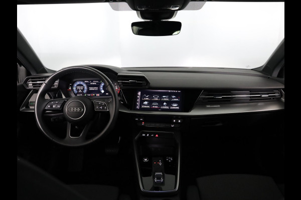 Audi A3 Sportback 45 TFSI e S edition 245 pk S-tronic Plug in Hybrid |  |18'LM-VELGEN  Navigatie via App | Parkeersensoren achter | Achteruitrijcamera | Cruise control | Full-LED koplampen |Private lease vanaf € 697,- pm