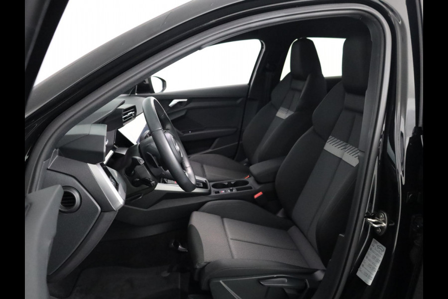 Audi A3 Sportback 45 TFSI e S edition 245 pk S-tronic Plug in Hybrid |  |18'LM-VELGEN  Navigatie via App | Parkeersensoren achter | Achteruitrijcamera | Cruise control | Full-LED koplampen |Private lease vanaf € 697,- pm
