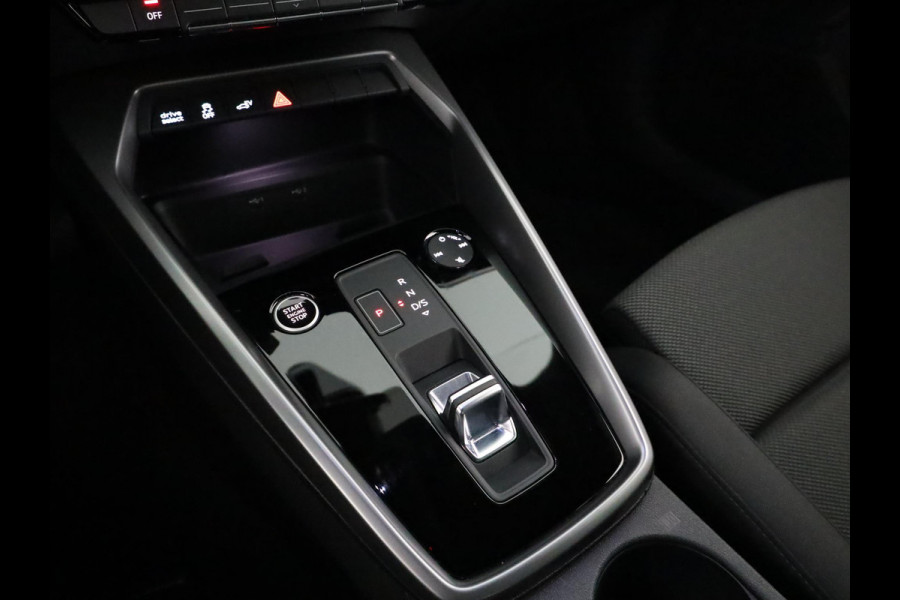 Audi A3 Sportback 45 TFSI e S edition 245 pk S-tronic Plug in Hybrid |  |18'LM-VELGEN  Navigatie via App | Parkeersensoren achter | Achteruitrijcamera | Cruise control | Full-LED koplampen |Private lease vanaf € 697,- pm