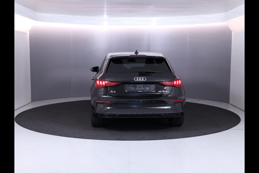 Audi A3 Sportback 45 TFSI e S edition 245 pk S-tronic Plug in Hybrid |  |18'LM-VELGEN  Navigatie via App | Parkeersensoren achter | Achteruitrijcamera | Cruise control | Full-LED koplampen |Private lease vanaf € 697,- pm