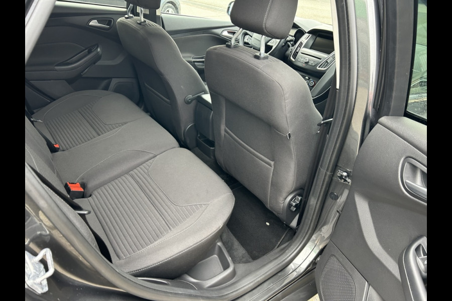 Ford FOCUS Wagon 1.5 Titanium Automaat