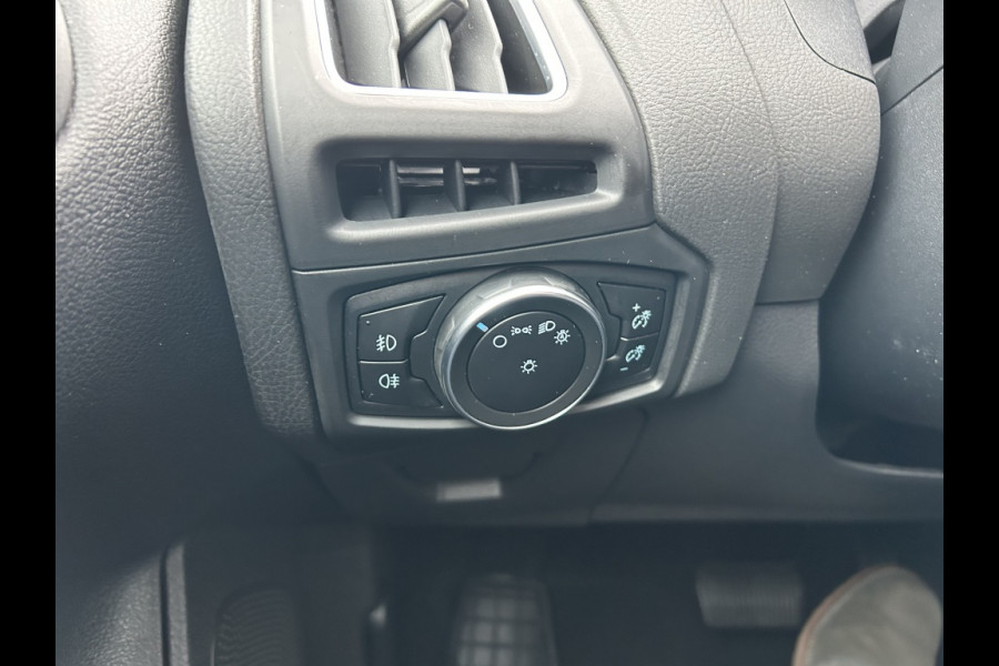 Ford FOCUS Wagon 1.5 Titanium Automaat