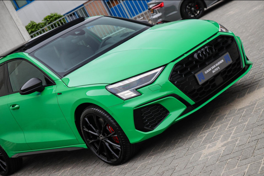Audi A3 Sportback 45 TFSI e PHEV S Edition S-line 245pk S-Tronic! Panoramadak|Virtual Cockpit|Kuipstoelen elektrisch|Matrix|Black