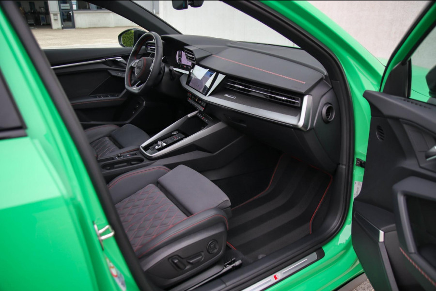 Audi A3 Sportback 45 TFSI e PHEV S Edition S-line 245pk S-Tronic! Panoramadak|Virtual Cockpit|Kuipstoelen elektrisch|Matrix|Black