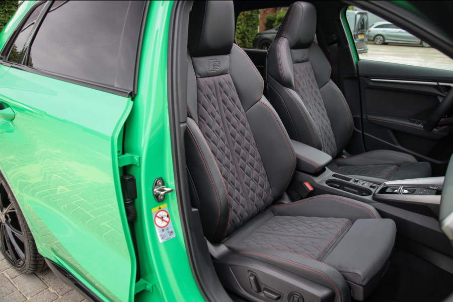 Audi A3 Sportback 45 TFSI e PHEV S Edition S-line 245pk S-Tronic! Panoramadak|Virtual Cockpit|Kuipstoelen elektrisch|Matrix|Black