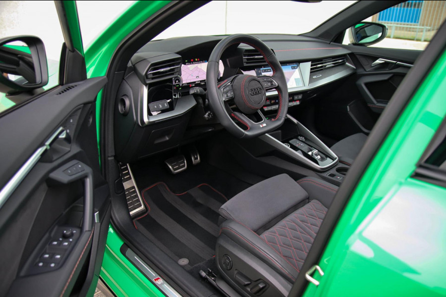 Audi A3 Sportback 45 TFSI e PHEV S Edition S-line 245pk S-Tronic! Panoramadak|Virtual Cockpit|Kuipstoelen elektrisch|Matrix|Black