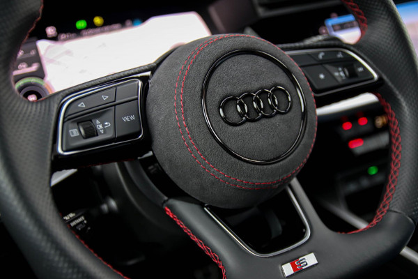 Audi A3 Sportback 45 TFSI e PHEV S Edition S-line 245pk S-Tronic! Panoramadak|Virtual Cockpit|Kuipstoelen elektrisch|Matrix|Black