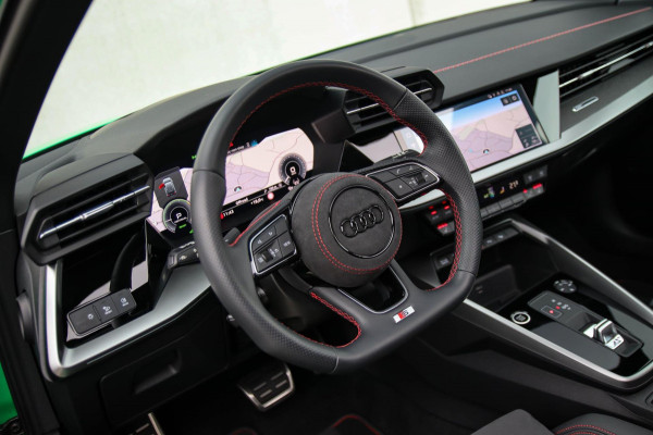 Audi A3 Sportback 45 TFSI e PHEV S Edition S-line 245pk S-Tronic! Panoramadak|Virtual Cockpit|Kuipstoelen elektrisch|Matrix|Black