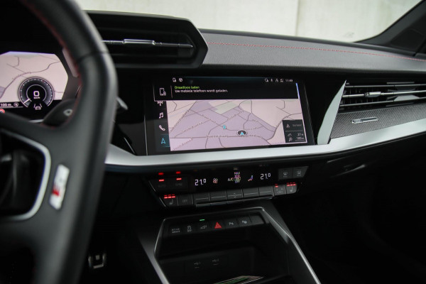 Audi A3 Sportback 45 TFSI e PHEV S Edition S-line 245pk S-Tronic! Panoramadak|Virtual Cockpit|Kuipstoelen elektrisch|Matrix|Black