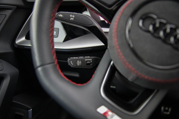 Audi A3 Sportback 45 TFSI e PHEV S Edition S-line 245pk S-Tronic! Panoramadak|Virtual Cockpit|Kuipstoelen elektrisch|Matrix|Black
