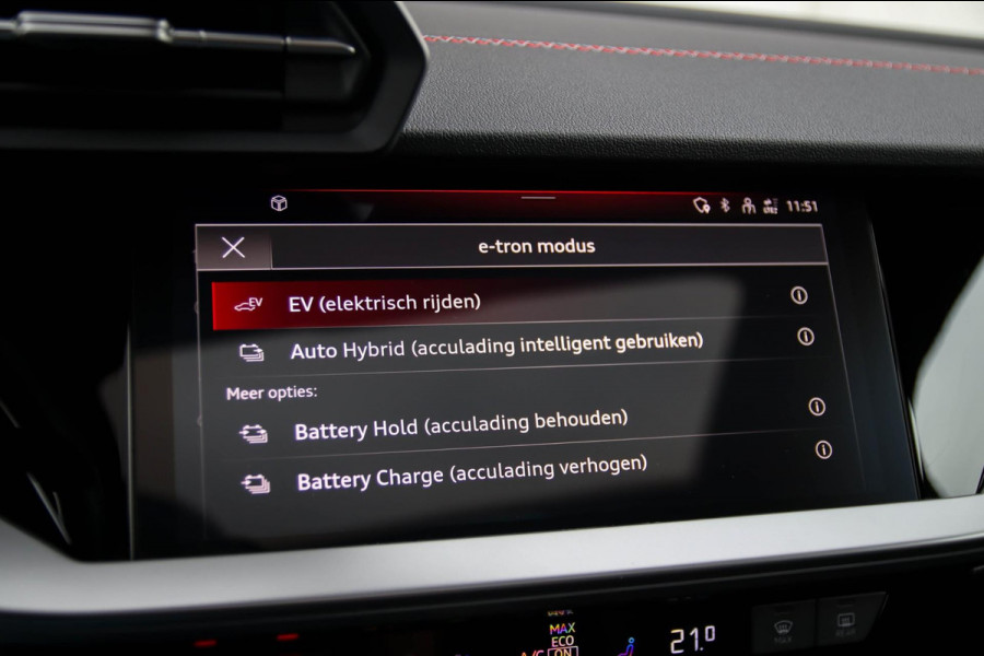 Audi A3 Sportback 45 TFSI e PHEV S Edition S-line 245pk S-Tronic! Panoramadak|Virtual Cockpit|Kuipstoelen elektrisch|Matrix|Black