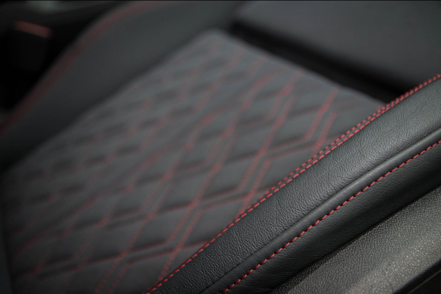 Audi A3 Sportback 45 TFSI e PHEV S Edition S-line 245pk S-Tronic! Panoramadak|Virtual Cockpit|Kuipstoelen elektrisch|Matrix|Black