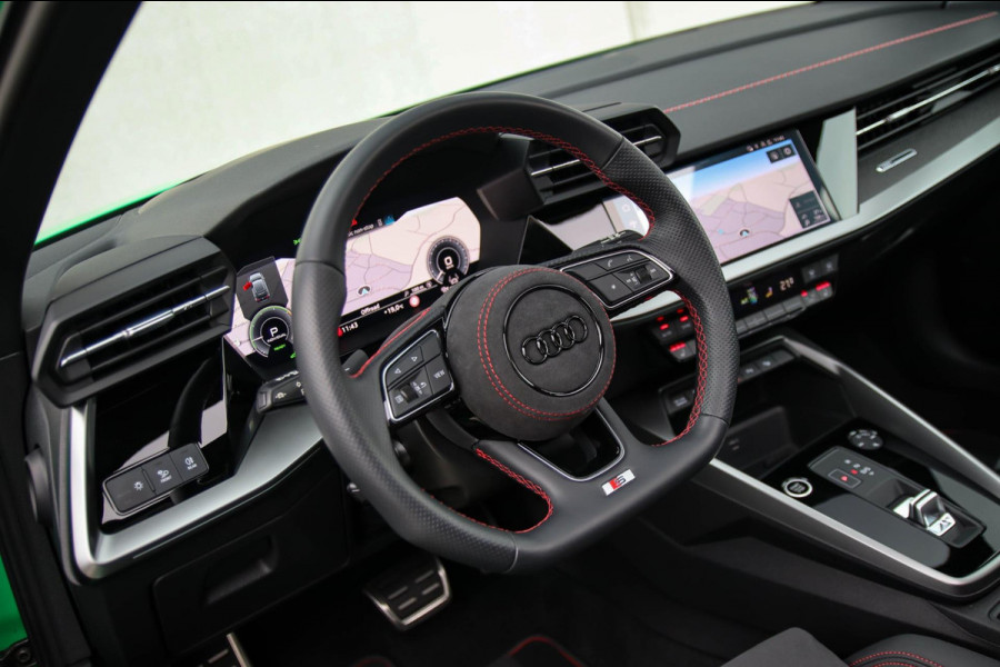 Audi A3 Sportback 45 TFSI e PHEV S Edition S-line 245pk S-Tronic! Panoramadak|Virtual Cockpit|Kuipstoelen elektrisch|Matrix|Black