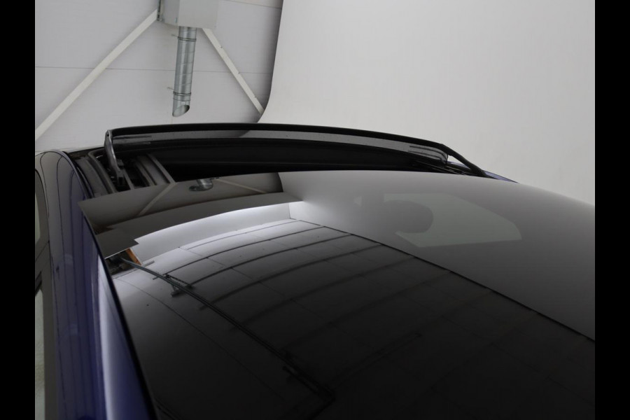 Ford Fiesta 1.0 EcoBoost ST-Line | Panoramadak | Stoel & stuurverwarming | Carplay | Navigatie | Climate control | Cruise control | Parkeerhulp