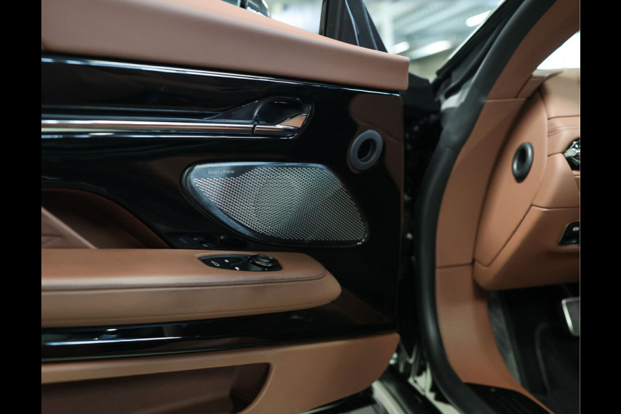 Aston Martin DB12 Volante 4.0 V8 *Minotaur Green*Havana Tan*