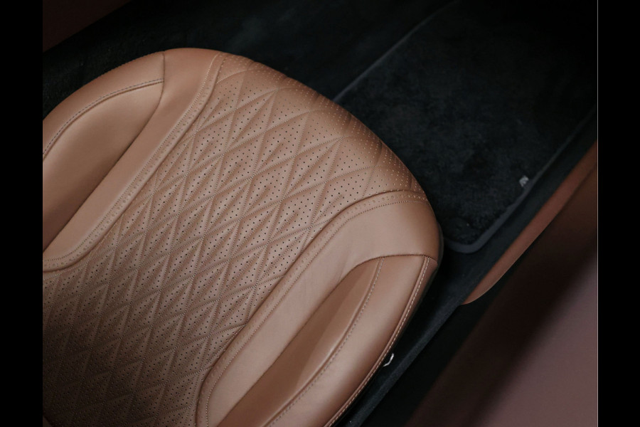 Aston Martin DB12 Volante 4.0 V8 *Minotaur Green*Havana Tan*