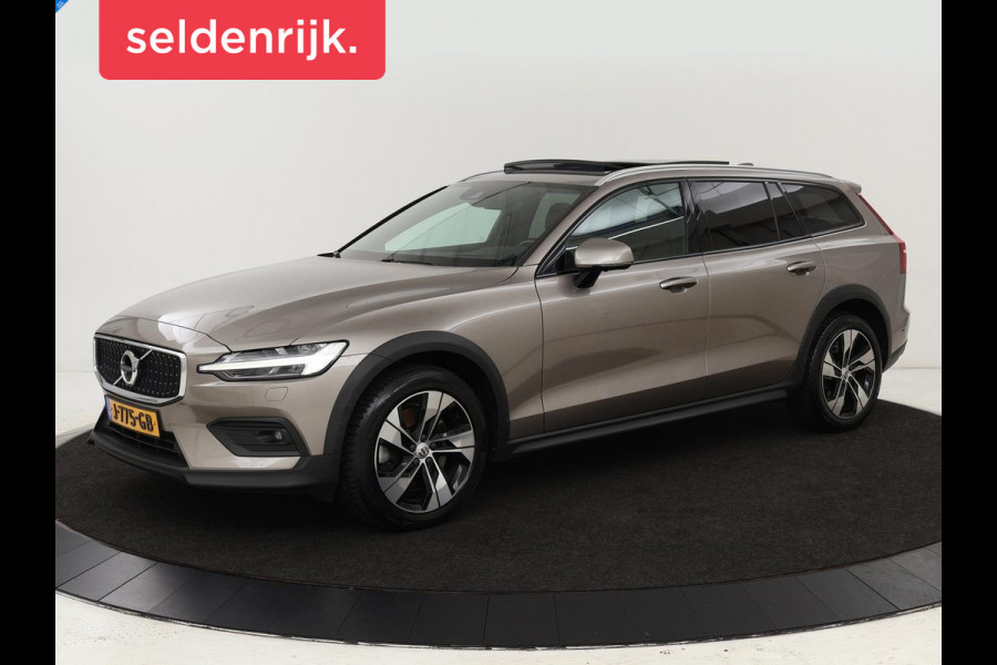 Volvo V60 Cross Country 2.0 B5 AWD Pro | Panoramadak | Head-Up | Leder | Stoelverwarming | Trekhaak | Adaptive cruise | Carplay | Navigatie | Keyless | Harman/Kardon